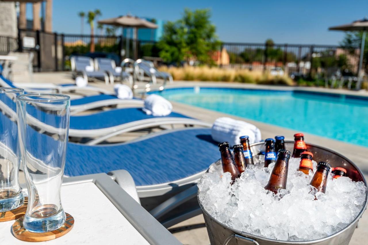 Holiday Inn Express & Suites Santa Ana - Orange County By Ihg Экстерьер фото