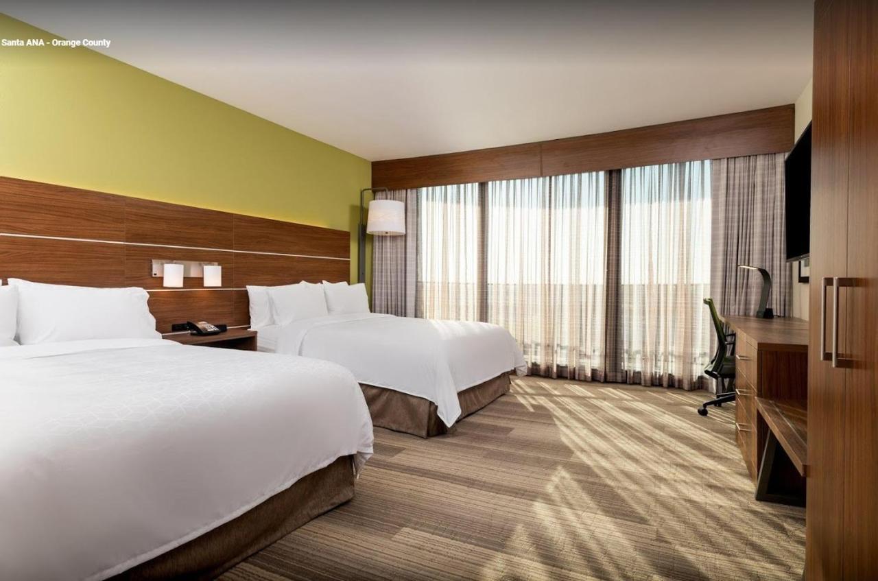 Holiday Inn Express & Suites Santa Ana - Orange County By Ihg Экстерьер фото